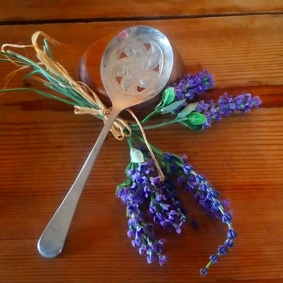 VTG Sheffield England Silver Plated Cranberry Spoon Server - Picture 1 of 6